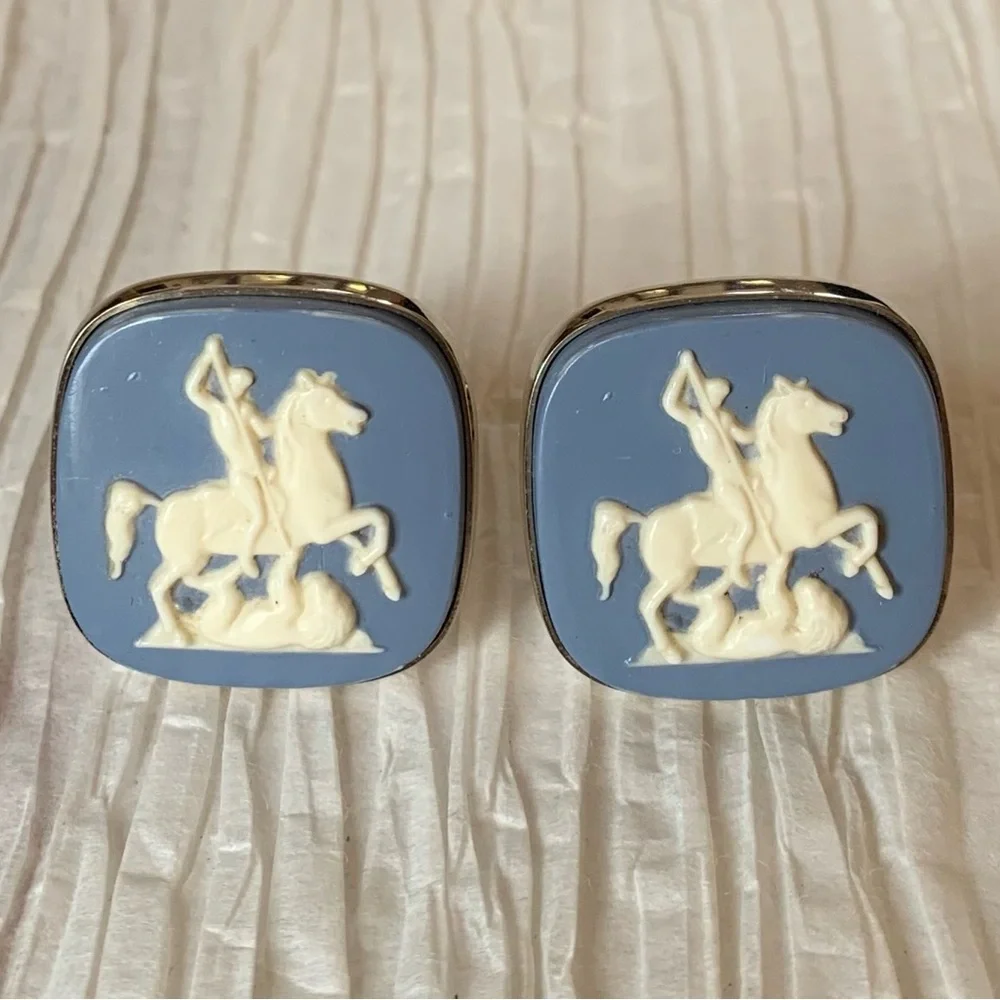 Wedgewood Style Cameo cufflinks - Picture 2 of 8